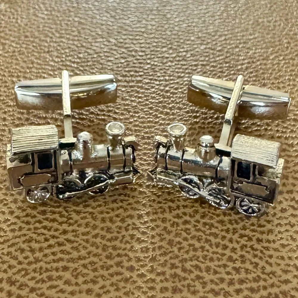 Vintage Sarah Coventry Gold Tone Locomotive Train Cufflinks